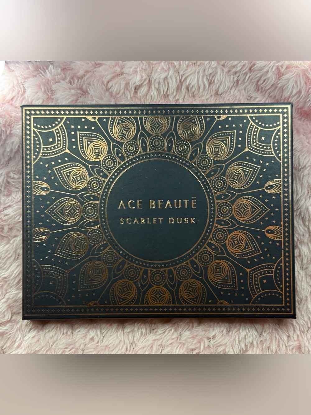 Ace Beauté Scarlet Dusk Eyeshadow Palette